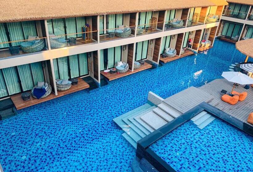 Номер Deluxe Вид на Бассейн, Ananya Lipe Resort