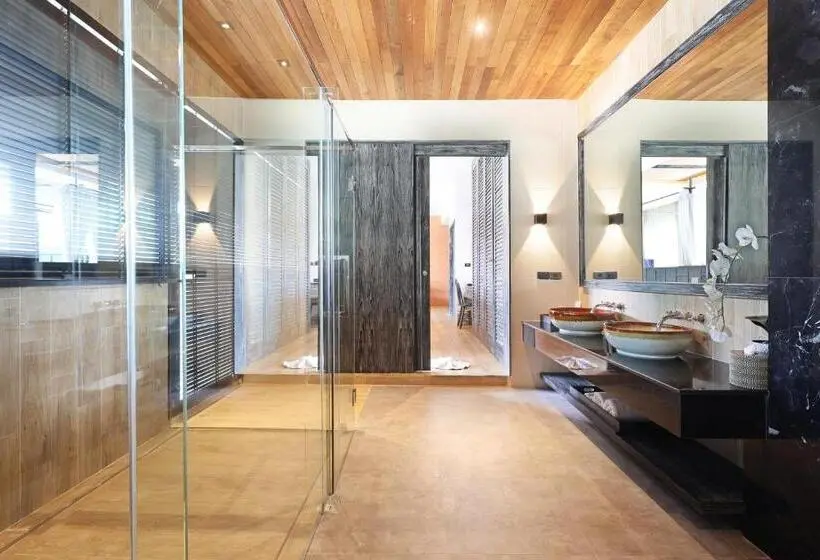 デラックススイート, Ananya Lipe Resort