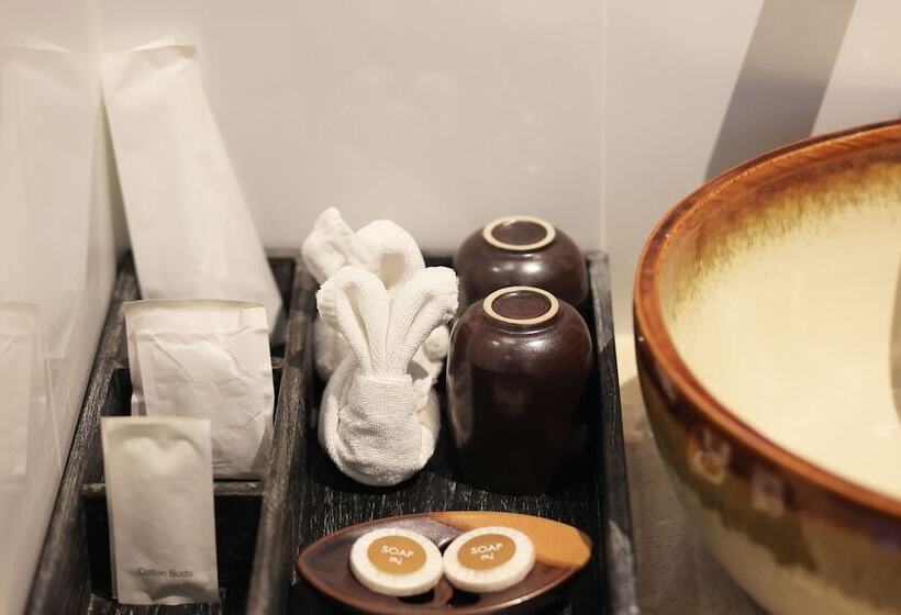 Номер Deluxe Вид на Бассейн, Ananya Lipe Resort