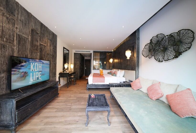 Номер Deluxe Вид на Бассейн, Ananya Lipe Resort