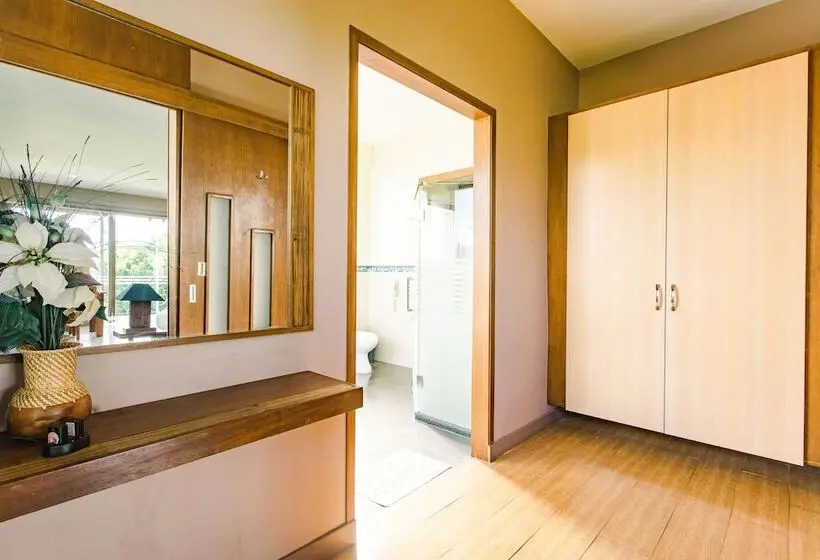 エクゼクティブスイート, The Park Silang