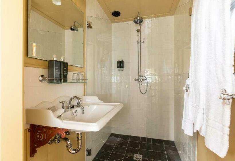 带城市景观的套间, Beijers