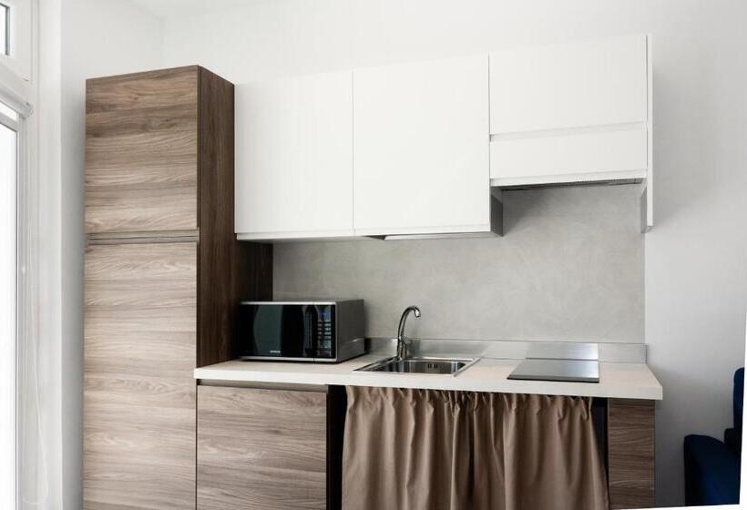 استودیوی استاندارد, Beeapartments