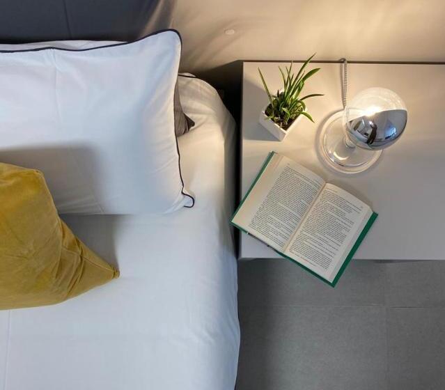 استودیو خانوادگی, Beeapartments