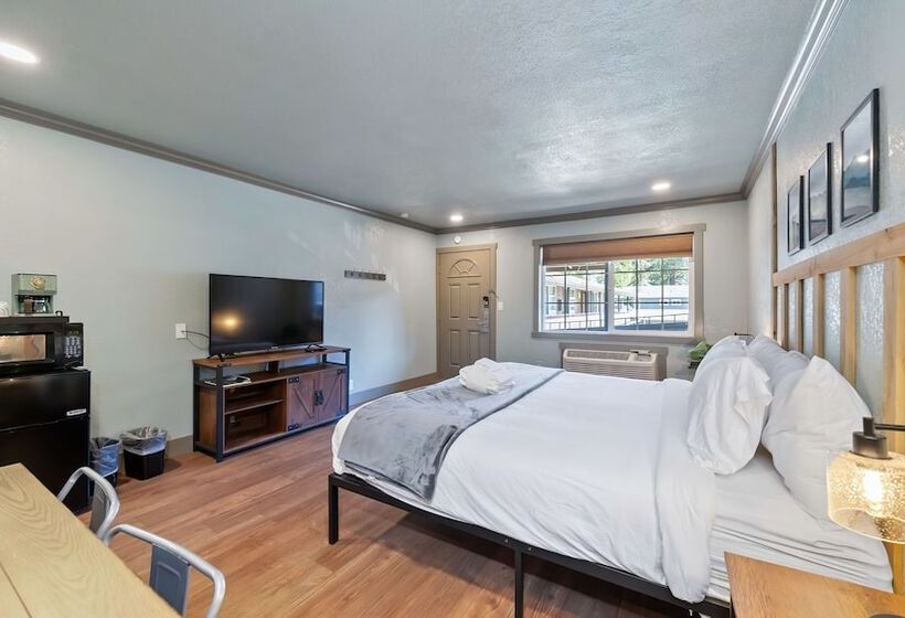 Номер Стандарт, Blue Jay Lodge