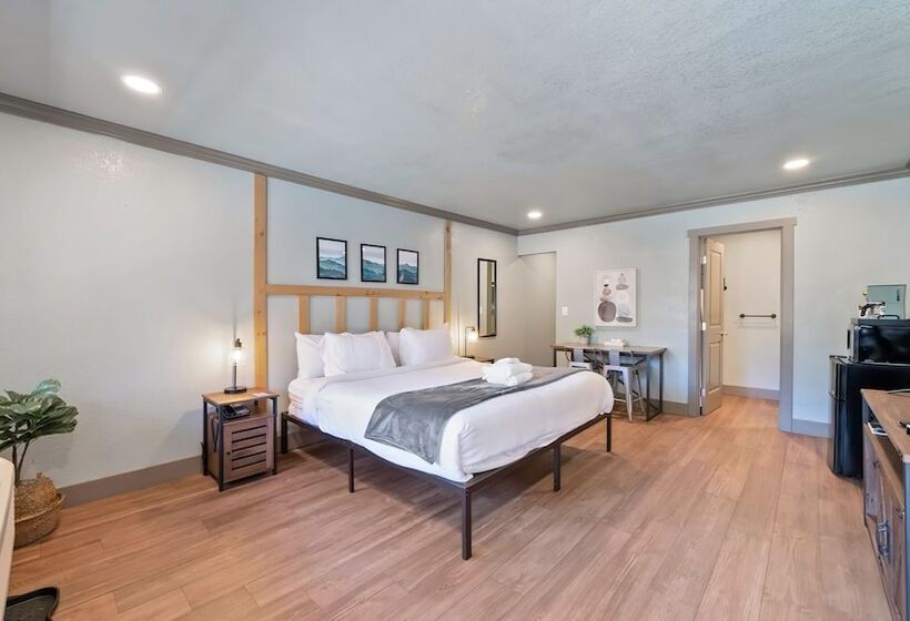 Номер Стандарт, Blue Jay Lodge