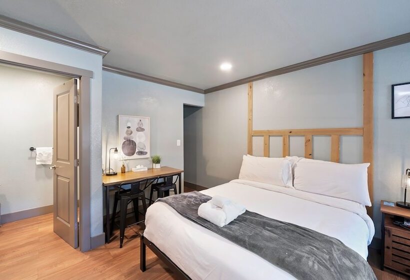 Номер Стандарт, Blue Jay Lodge