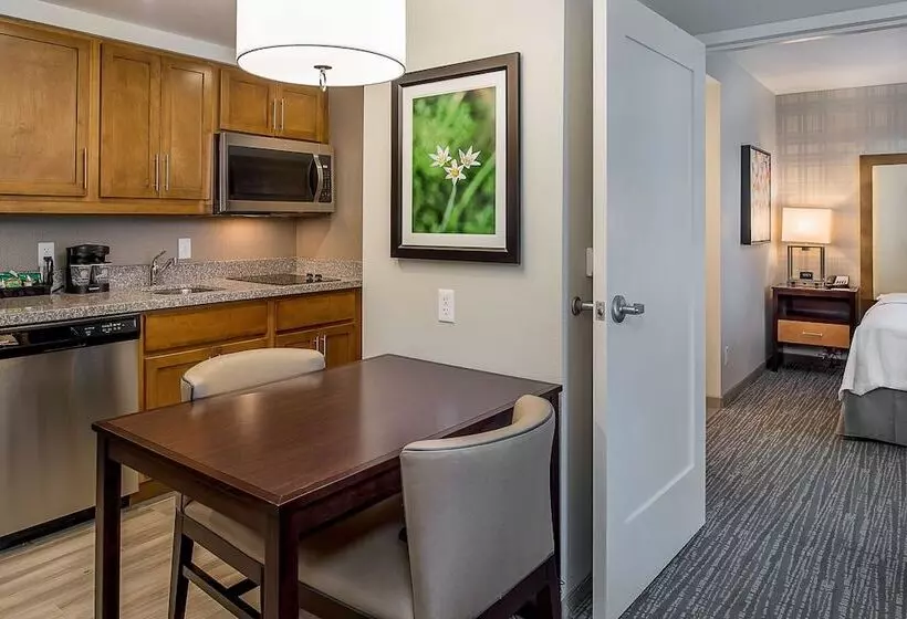 キングサイズベッドのスイートルーム, Homewood Suites By Hilton St. Louis Westport