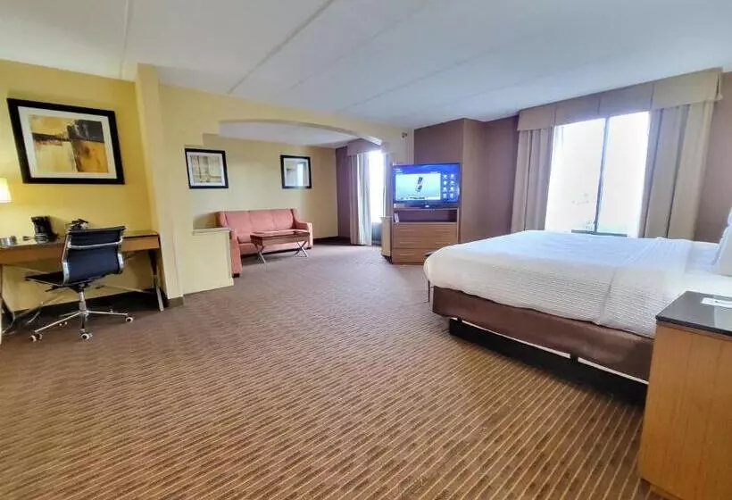 سوییت سوپریور, Wingate By Wyndham Greensboro Coliseum
