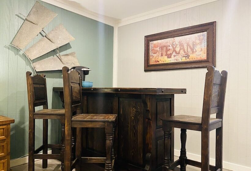 Quarto Deluxe, The Big Texan Motel