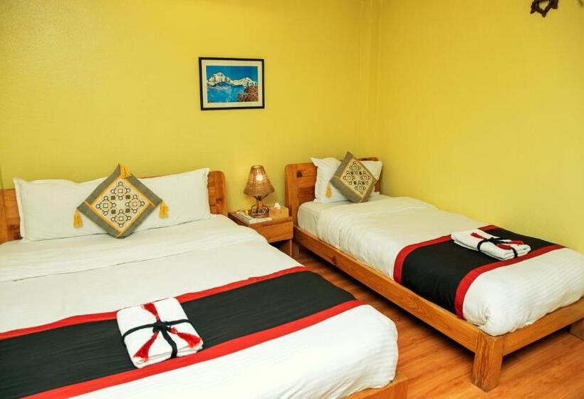 اتاق لوکس سه تخته, Peace And Joy Guest House