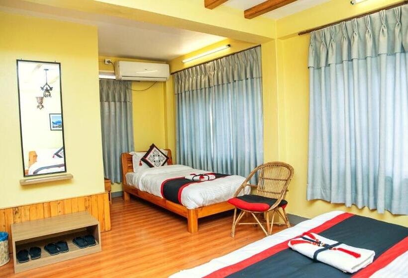 اتاق لوکس سه تخته, Peace And Joy Guest House