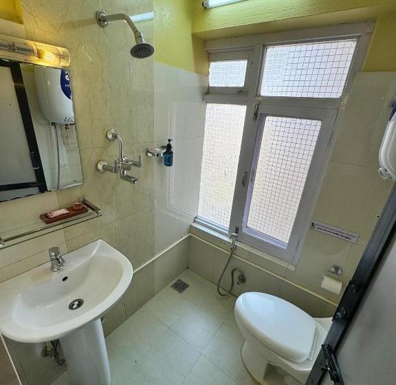 اتاق استاندارد چهار تخته, Peace And Joy Guest House