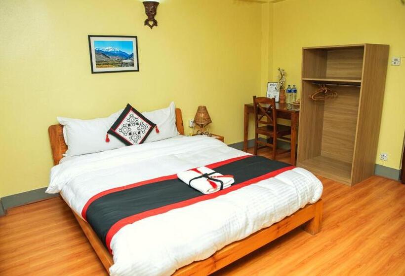 اتاق لوکس سه تخته, Peace And Joy Guest House