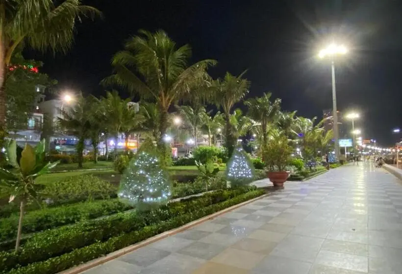اتاق استاندارد چهار تخته, Hoàng Hưng