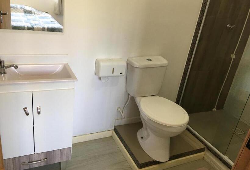 스탠다드 싱글 룸, Jacaré