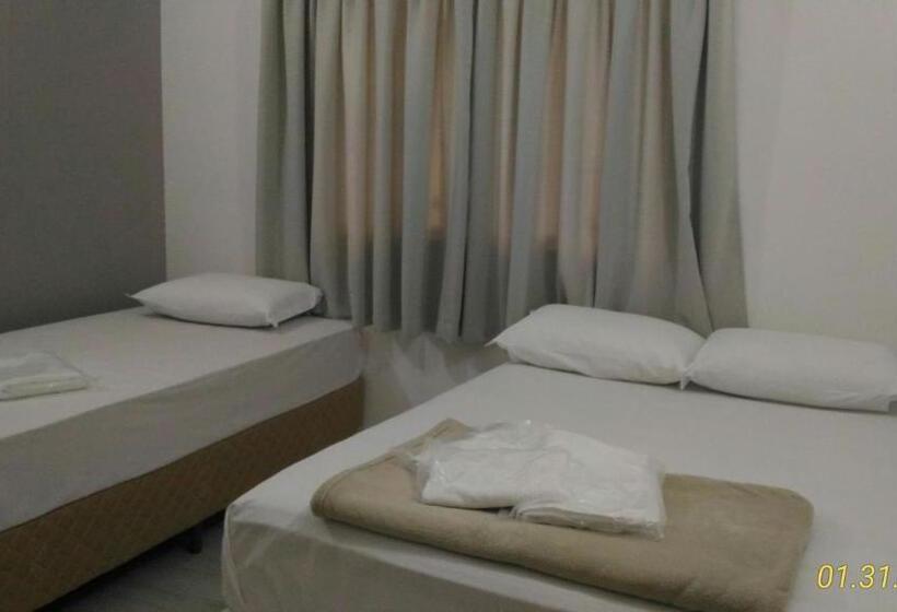 디럭스 룸, Jacaré