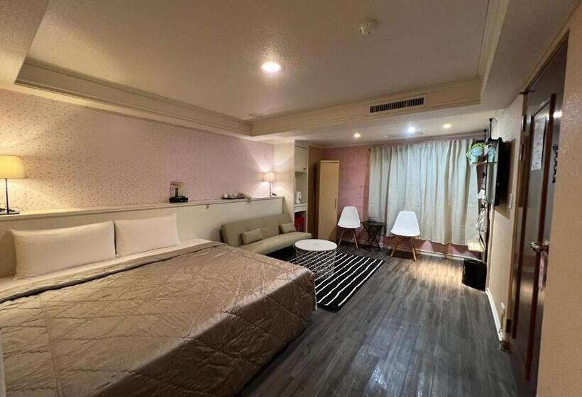 اتاق استاندارد چهار تخته, Joy Garden