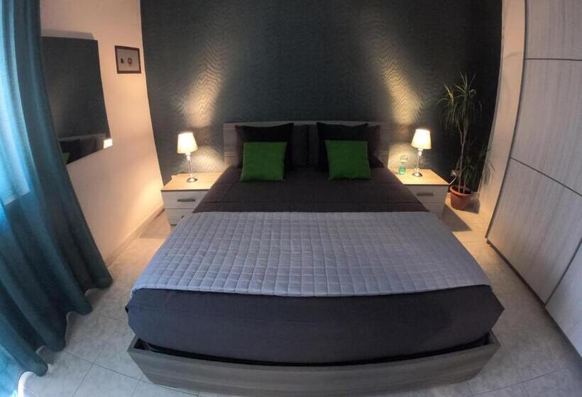 Quarto Deluxe Cama King, Pinotto Bnb