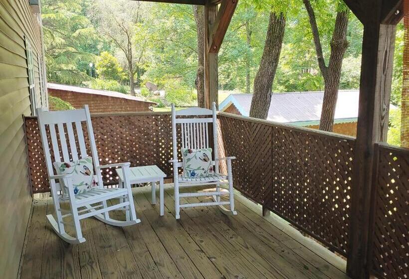 חדר סטנדרט עם מיטת קינג, Mckinley Edwards Inn