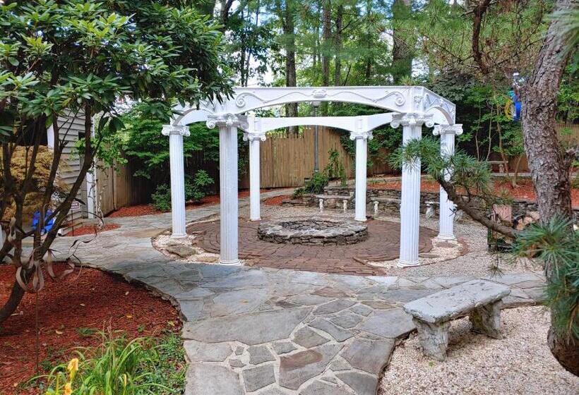 חדר דחוקס עם מיטת קינג, Mckinley Edwards Inn