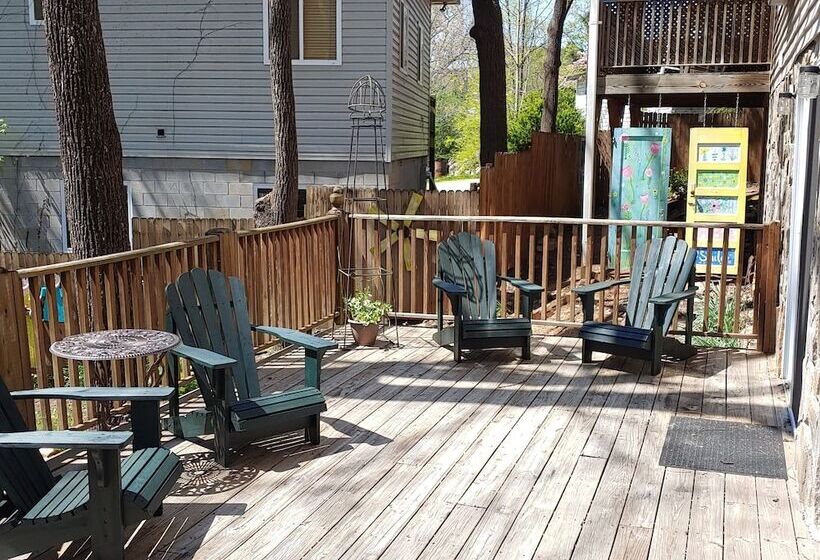 סוויטה דלוקס, Mckinley Edwards Inn