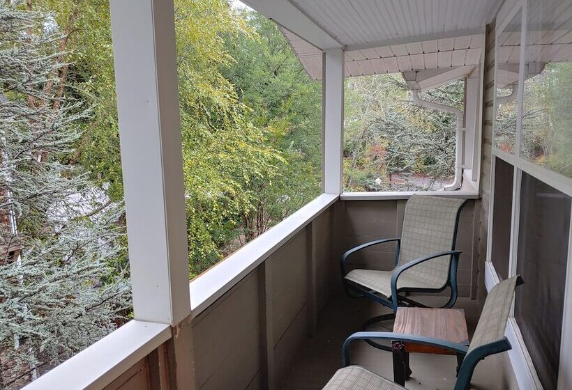 חדר דלוקס, Mckinley Edwards Inn