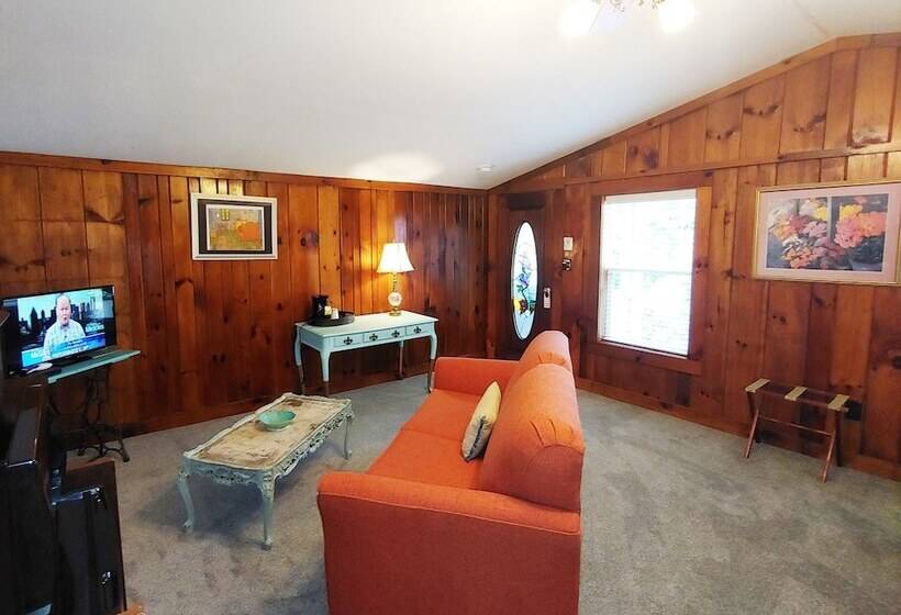 חדר סטנדרט, Mckinley Edwards Inn