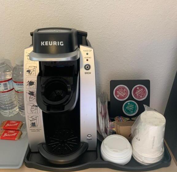 غرفة قياسية رباعية, Cape Motel