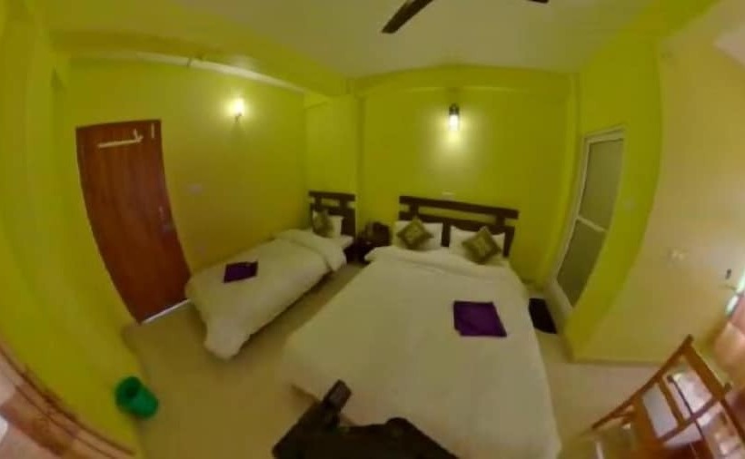 اتاق اکونومی, October Inn