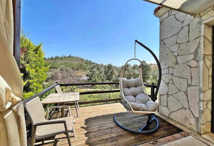 Cameră Triplă Deluxe, Turnabogazi Ciftlik Evleri