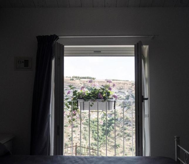 اتاق استاندارد, Chibao