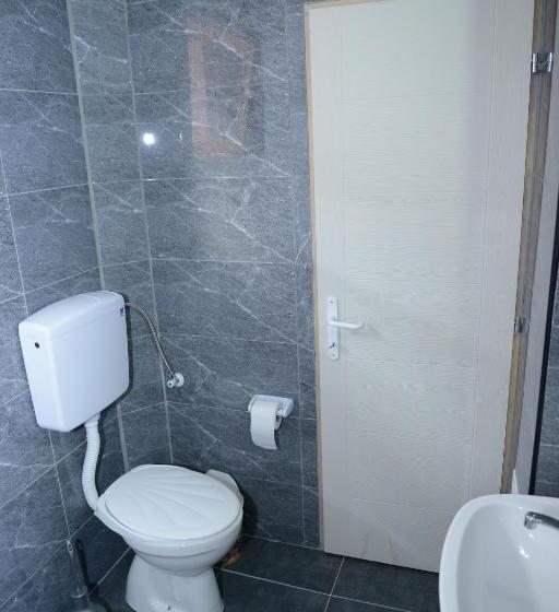 استودیوی استاندارد, Prenoćište Vila Tasić