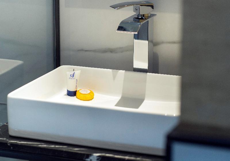 استودیوی سوپریور, The Oliver Apartamentos