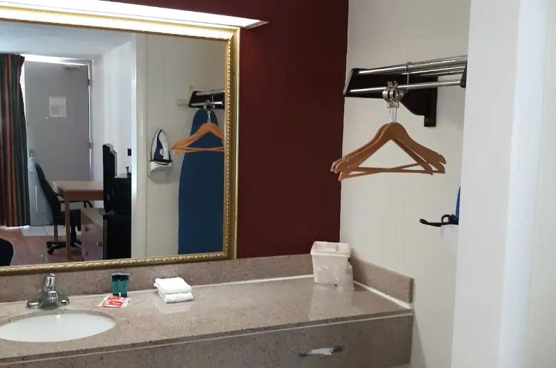 Номер Стандарт Адаптированный для Инвалидов, Budgetel Inn   Phenix City