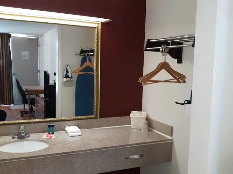 スイート, Budgetel Inn   Phenix City