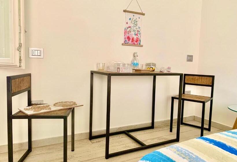 Номер Deluxe, Rosamare