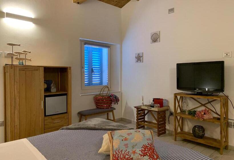 Номер Deluxe, Rosamare