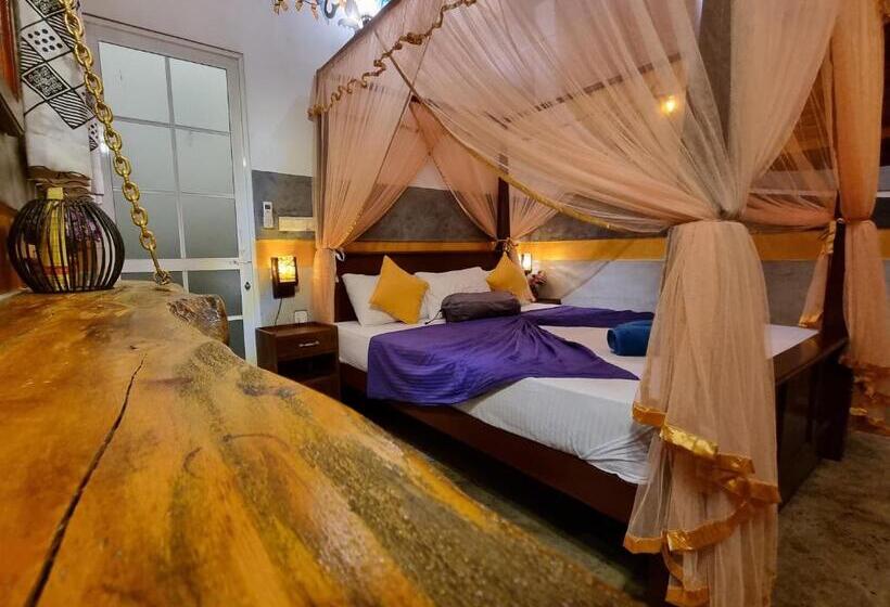 家庭间, Thara Cabana