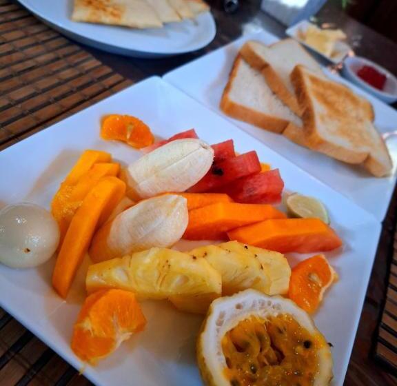 家庭间, Thara Cabana