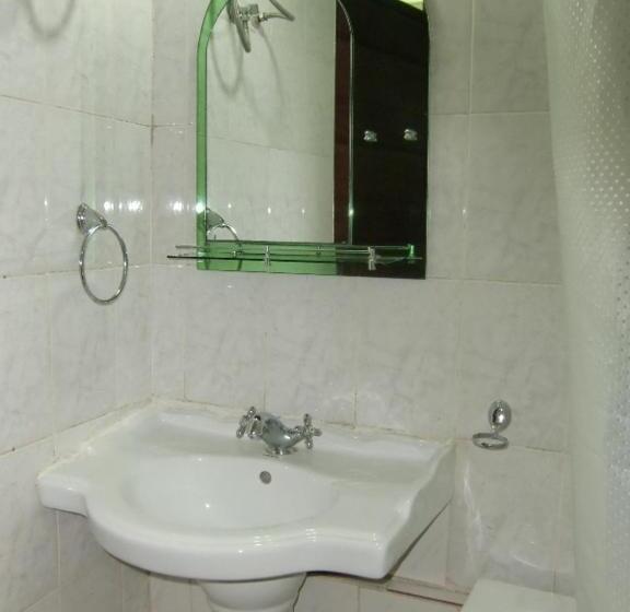 آپارتمان 1 خوابه, Dot Com Entebbe