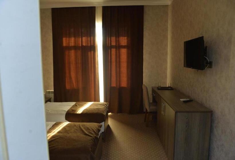 اتاق اکونومی, Hirkan Park