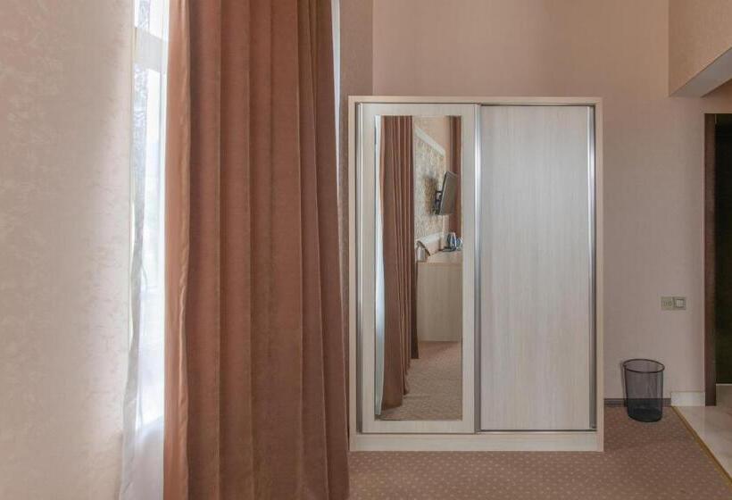 سوییت, Hirkan Park