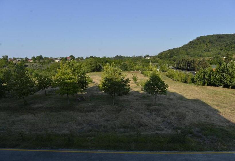 سوییت, Hirkan Park