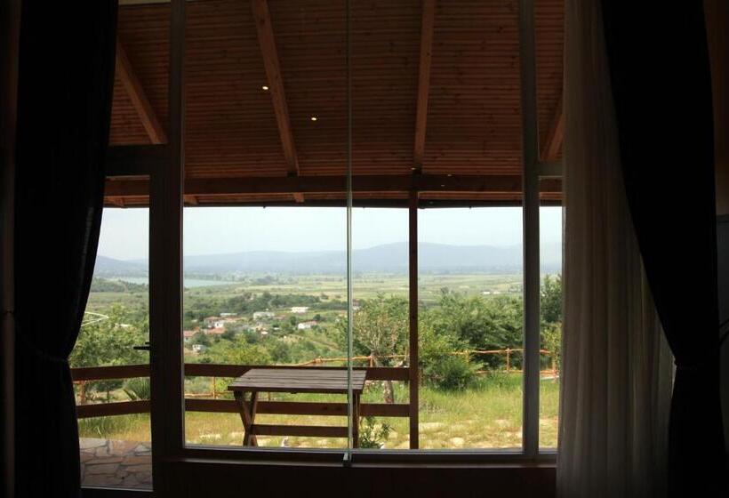 Номер Deluxe, Hylli I Drites