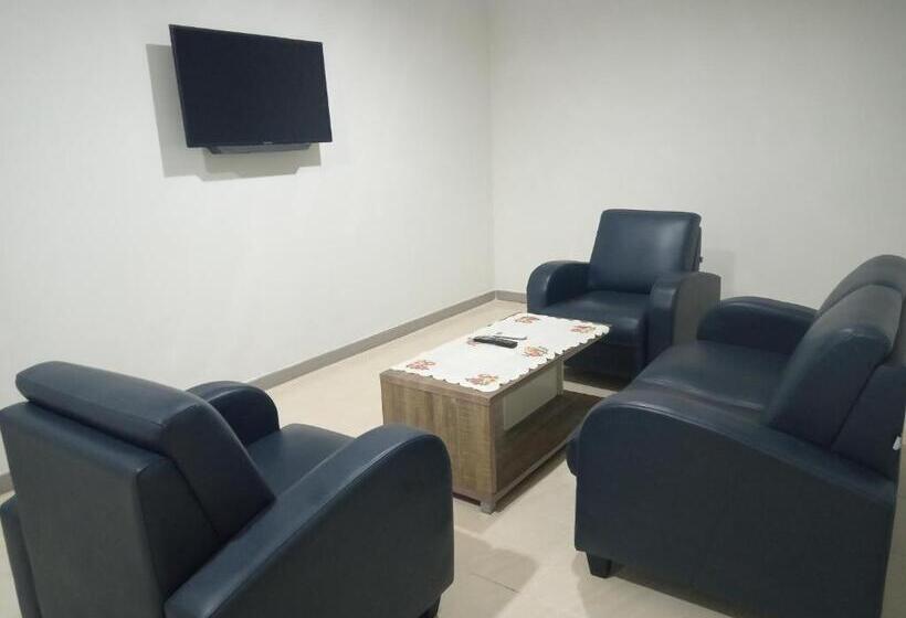 Полулюкс, Nalendra Plaza Subang