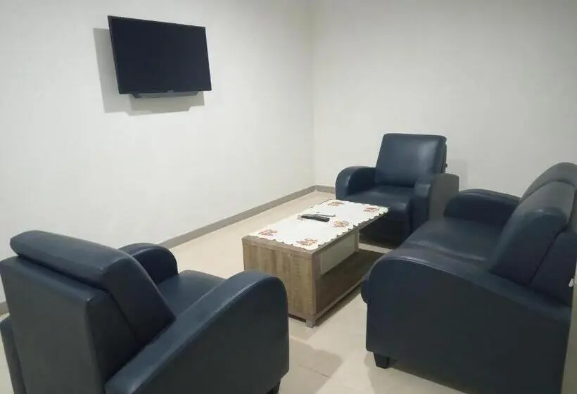 Juniorsviitti, Nalendra Plaza Subang