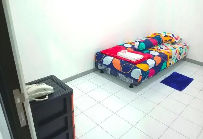 Economy Yhden Hengen Huone, Nalendra Plaza Subang