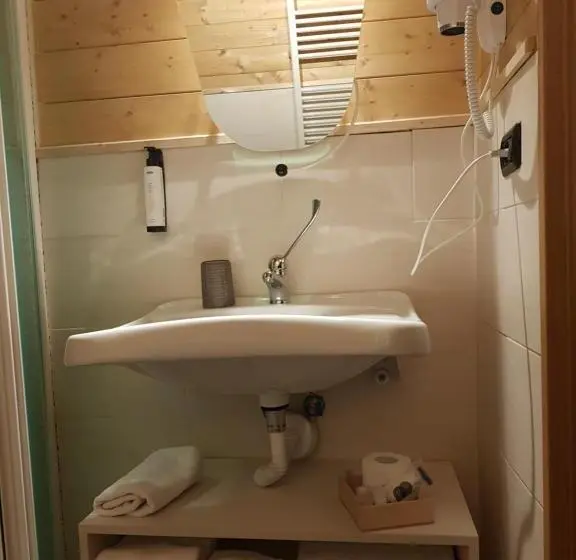 身障者適用キングサイズベッドルーム, Lorica Suite Lago