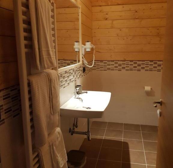 חדר משפחתי, Lorica Suite Lago